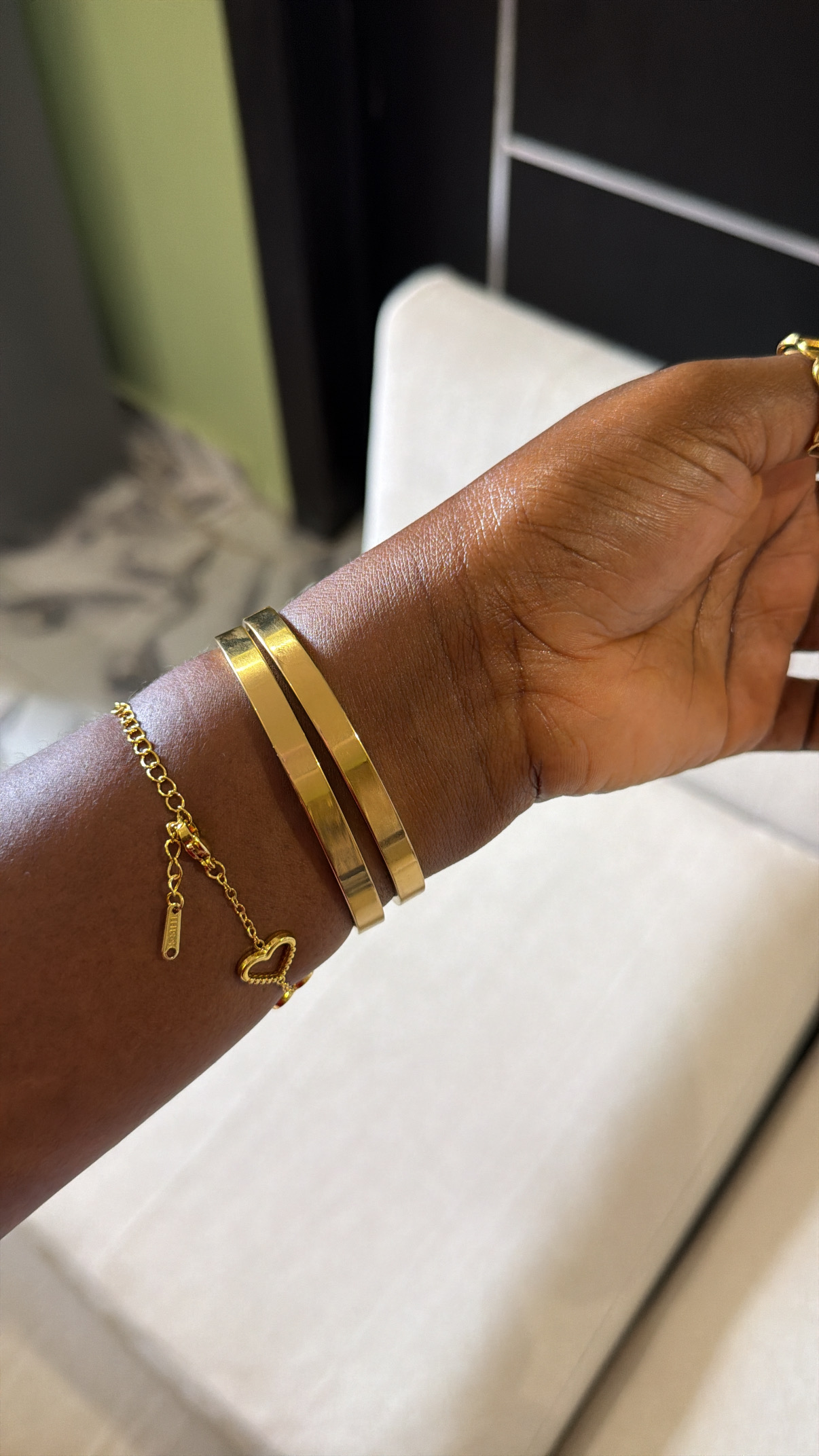 Plain gold bracelet - photo 2