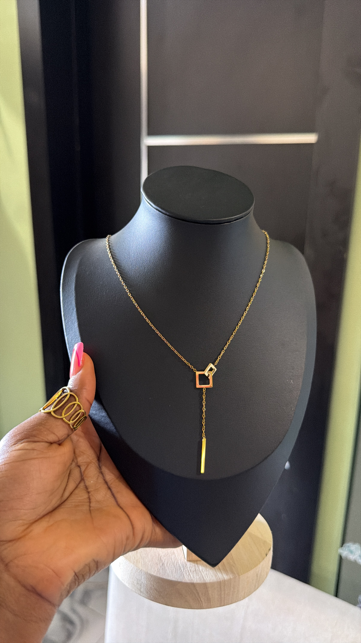 Interlocking Drop Gold Necklace - photo 2
